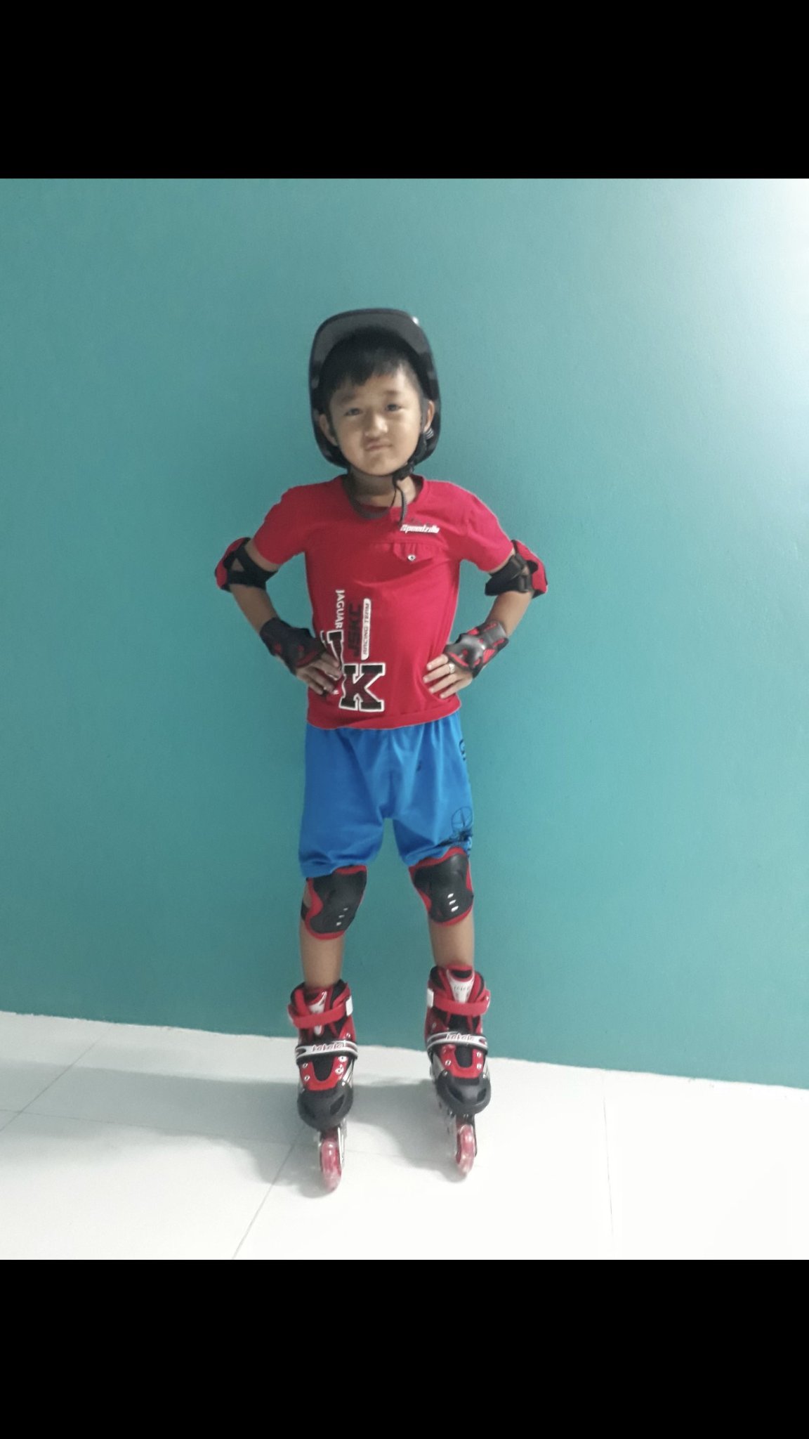 Combo Giày Patin, Giày Trượt Patin Trẻ Em Cao Cấp Bánh Phát Sáng Điều Chỉnh Được Nhiều Size Bao Gồm Đầy Đủ Bảo Hộ Chân Tay, Mũ , Túi Đựng Giày, Tool Tháo Lắp