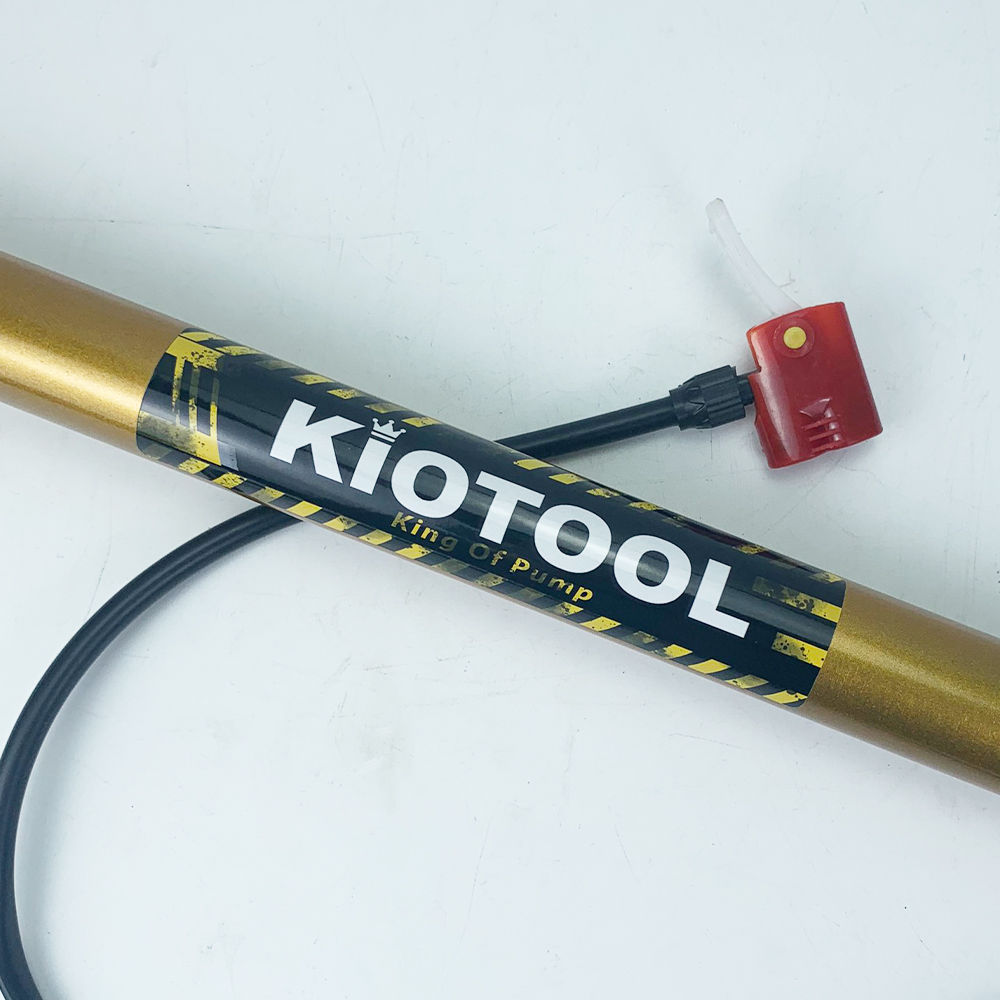 Bơm xe đạp Kiotool nhỏ gọn bơm tay cho xe máy xe đạp ống to chắc chắn