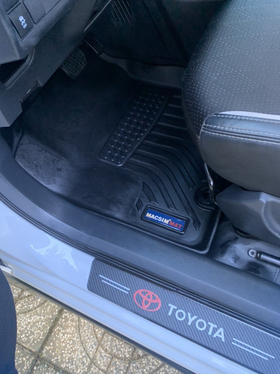 Thảm lót sàn xe ô tô Toyota Avanza 2022 Nhãn hiệu Macsim chất liệu nhựa TPE cao cấp màu đen