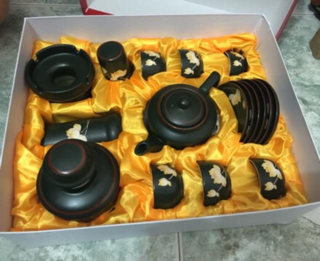Ấm chén vẽ sen kèm khay và hộp quà tặng