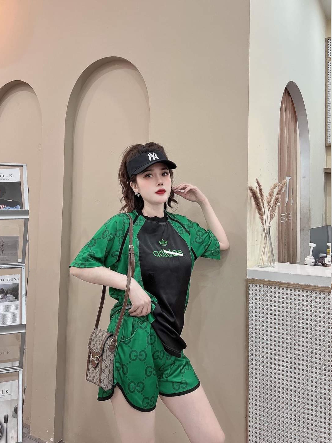 Đồ bộ thun cotton đùi thể thao phối màu đen xanh lá hiện đại MS031