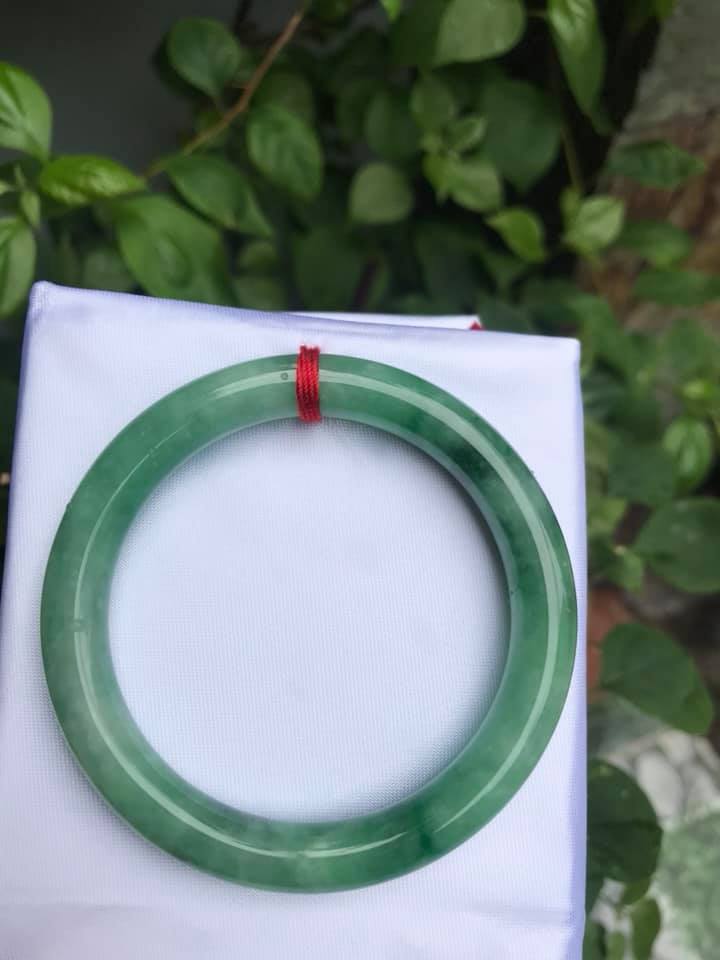 Vòng tay nữ Vip ĐẬU LÝ 50mm x độ dầy 8,2mm Đẹp nữ 50kg đến 55kg đeo màu Xanh Nhẹ Điểm Đậu Lý 100% đá cẩm thạch thiên nhiên