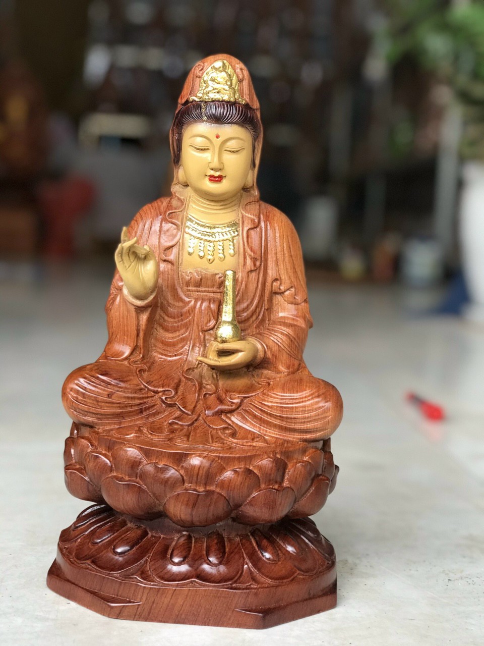 Tượng phật bà quan âm bồ tát bằng gỗ hương làm mầu giả cổ kt cao 50cm
