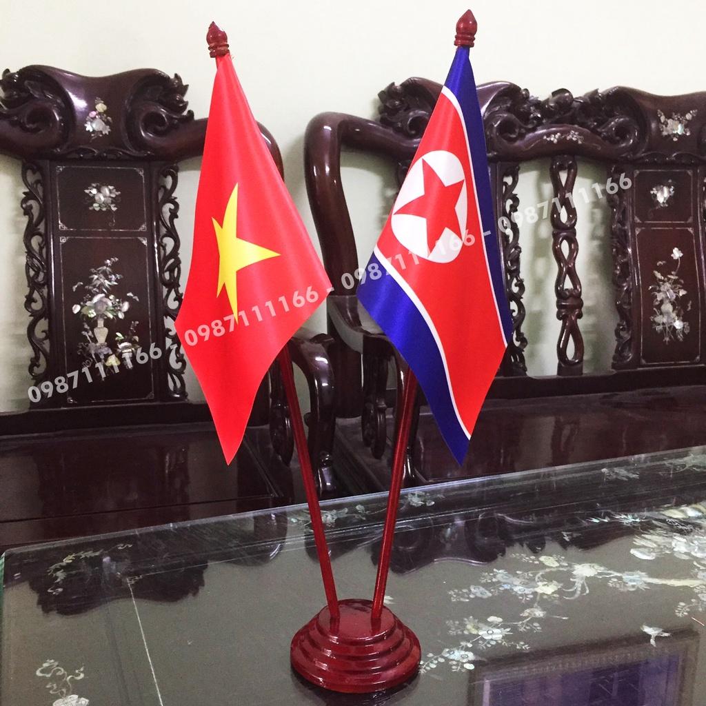 Cờ Để Bàn Đế gỗ Cắm 2 cờ Việt Nam - Triều Tiên In Kỹ Thuật Số