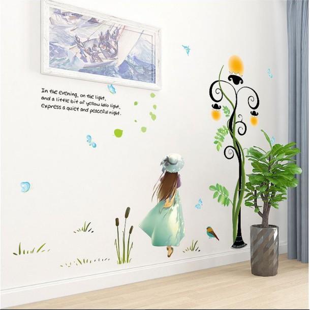 Decal trang trí tường - Bé Gái và cây điện thần kỳ