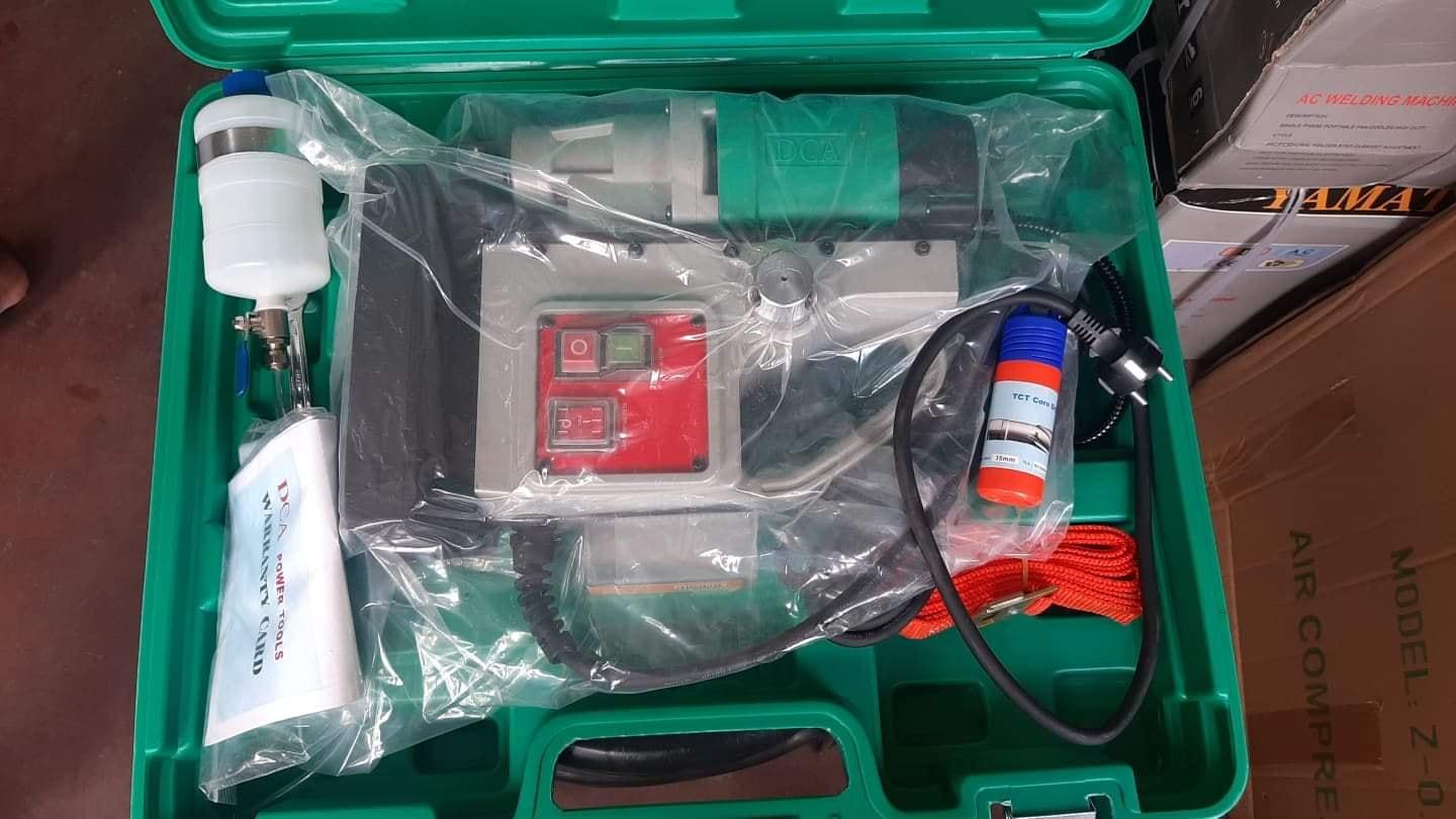 MÁY KHOAN TỪ 900W DCA AJC30 - HÀNG CHÍNH HÃNG