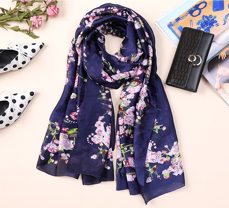 Khăn lụa nữ họa tiết hoa anh đào quý phái K11