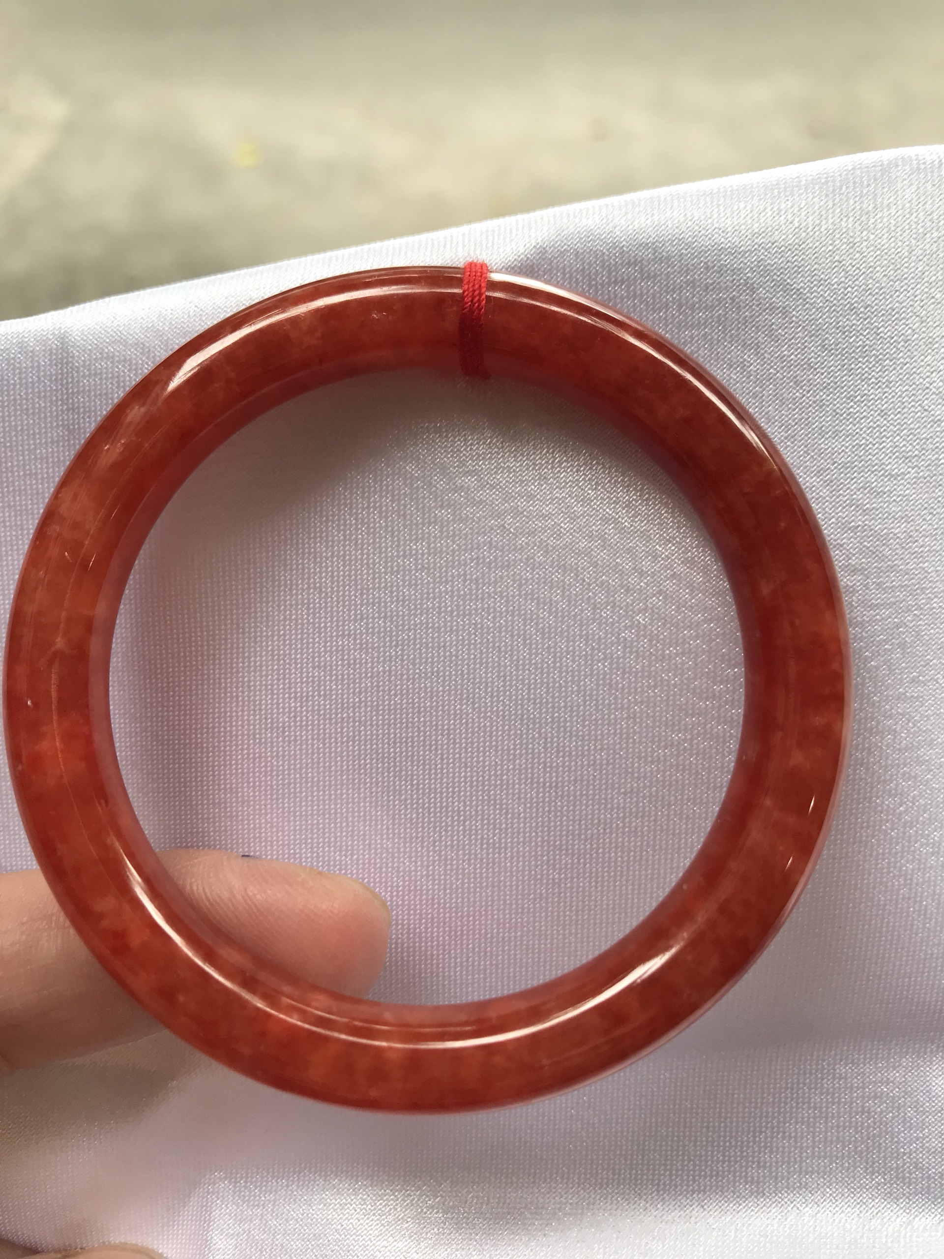 Vòng Cẩm Thạch Đỏ Đẹp A Ni 51mm x chột 8mm màu đỏ bông tươi sáng bóng đẹp nữ 50kg - 53kg đeo mệnh hỏa mệnh thổ đeo xuất sắc đẹp món quà tặng ý nghĩa ạ