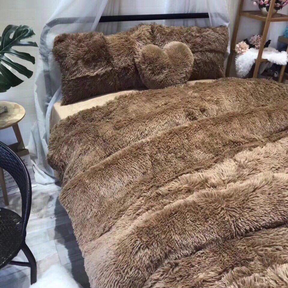 BỘ CHĂN GA GỐI NỈ NHUNG LÔNG CAO CẤP MÀU NÂU - TẶNG KÈM GỐI TIM TRANG TRÍ