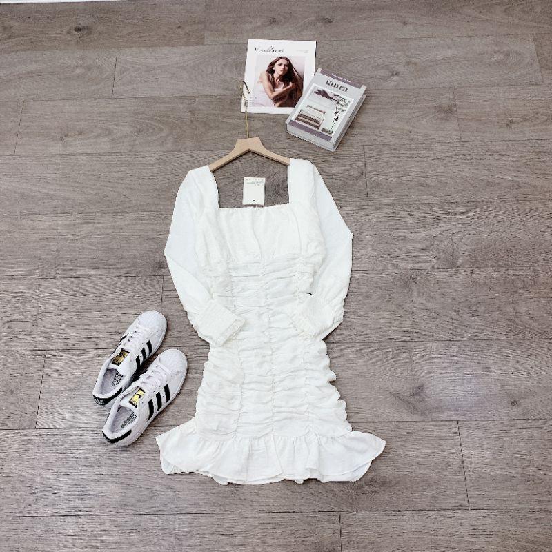 Váy trắng rúm cổ vuông đuôi cá