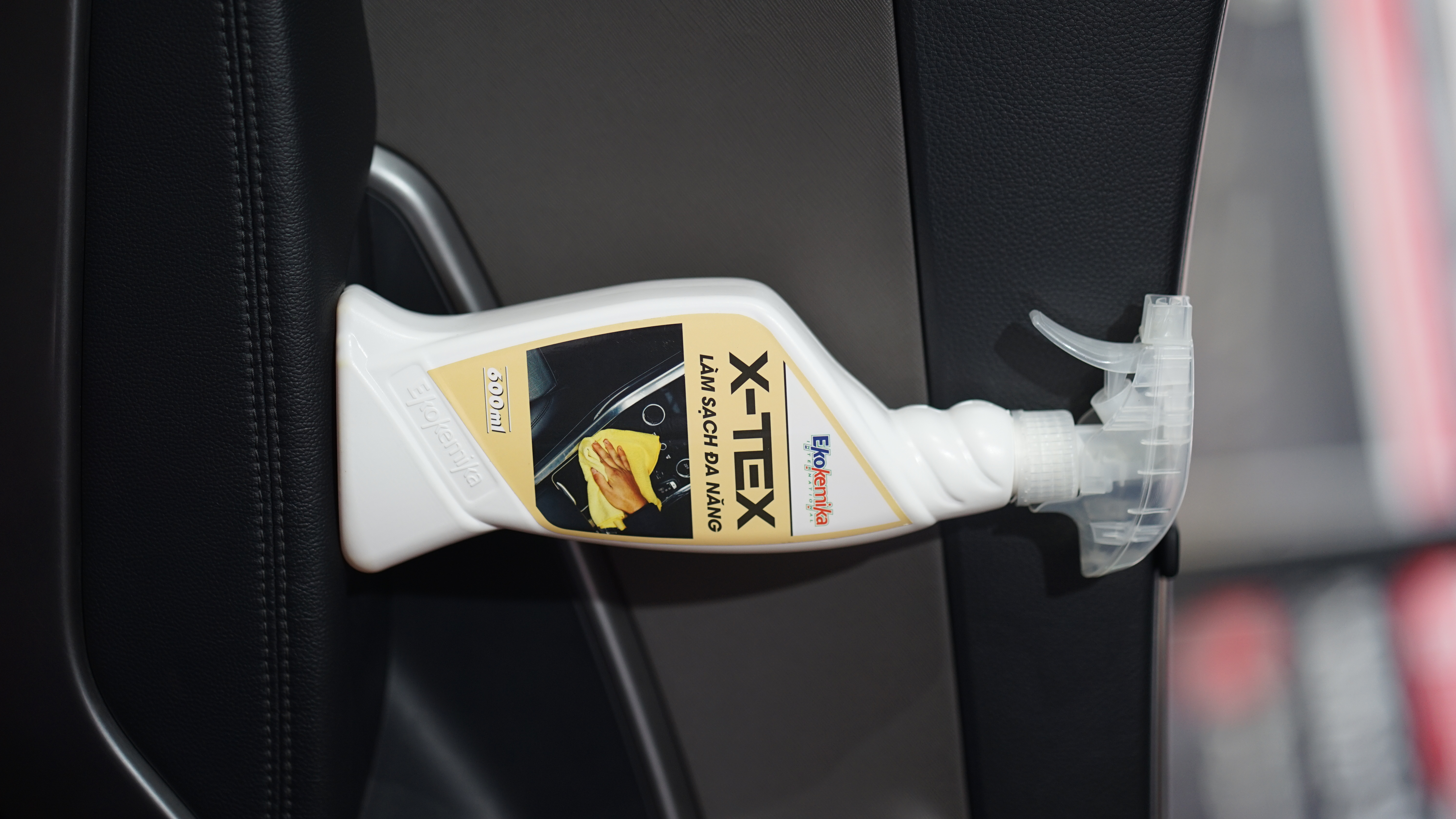 DUNG DỊCH LÀM SẠCH NỘI THẤT XE HƠI ĐA NĂNG X-TEX 600ML TRUNG TÍNH AN TOÀN CHO XE THƯƠNG HIỆU EKOKEMIKA