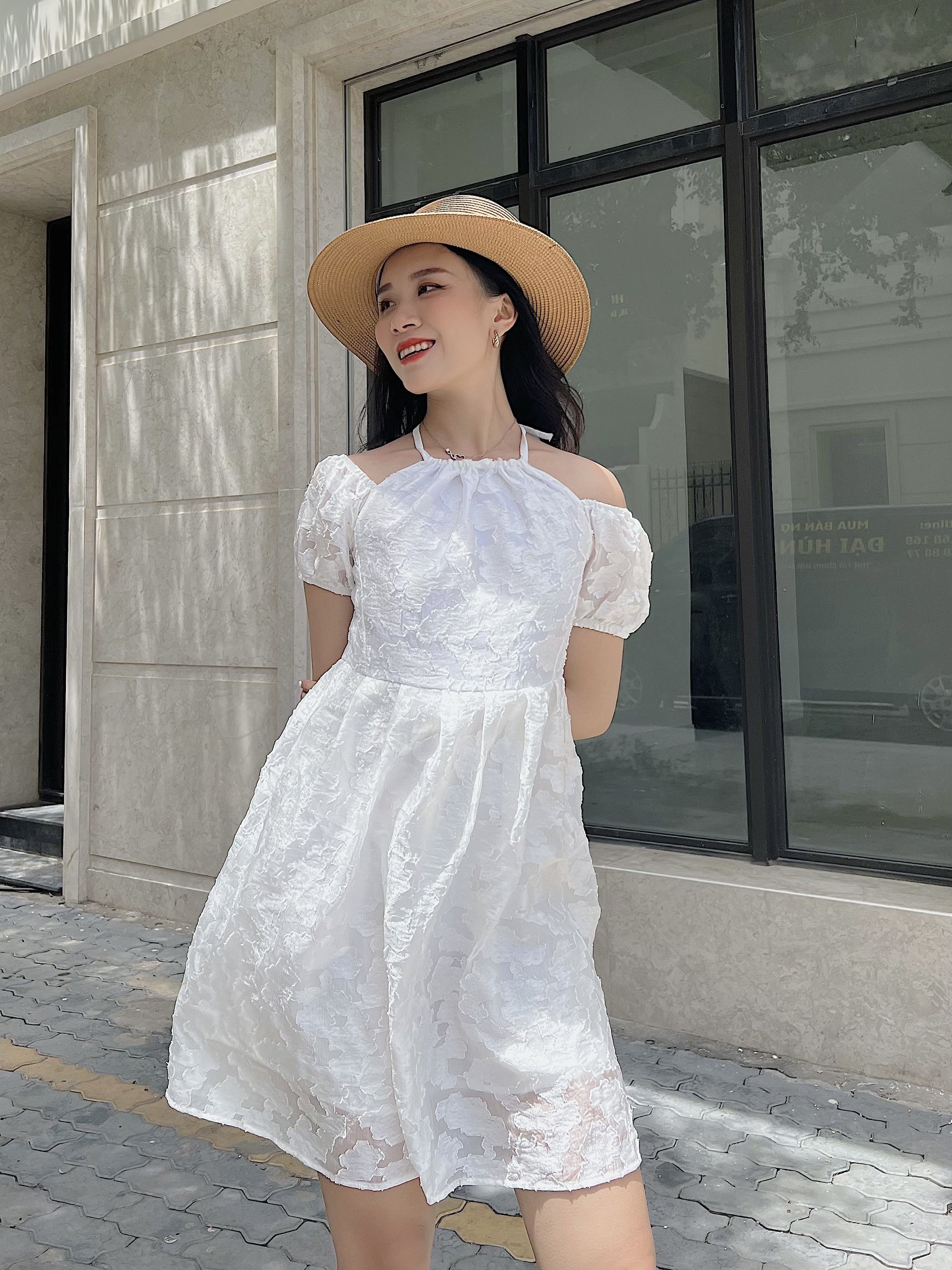 YU CHERRY | Đầm cổ yếm nữ thêu họa tiết đám mây, tay phồng, Momo Yem Dress YD159
