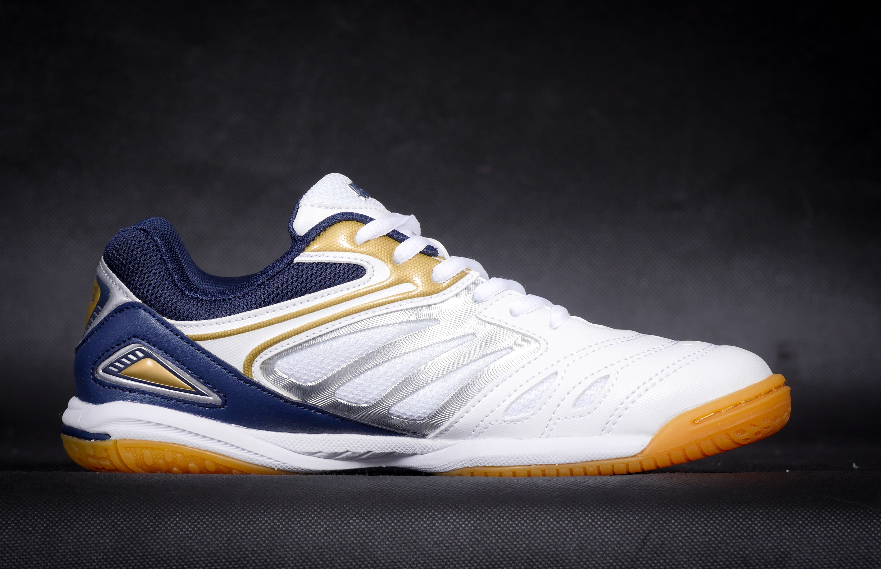 Giày Bóng Bàn Cao Cấp 0104 - Mẫu Mới Nhất 2021- Thương Hiệu Đến Từ