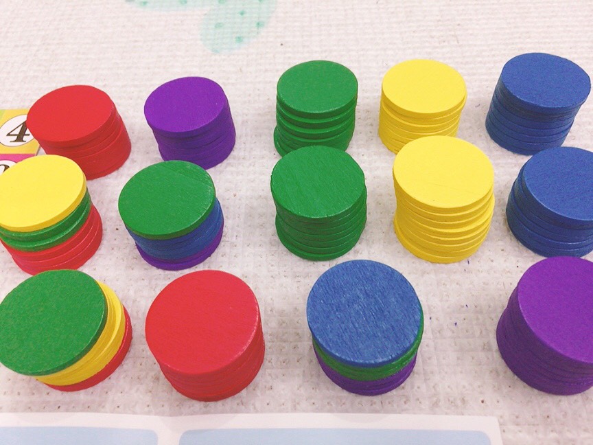 Đồ chơi gỗ sáng tạo - Sáng tạo với những miếng gỗ tròn nhiều màu sắc - kết hợp học giờ, học số
