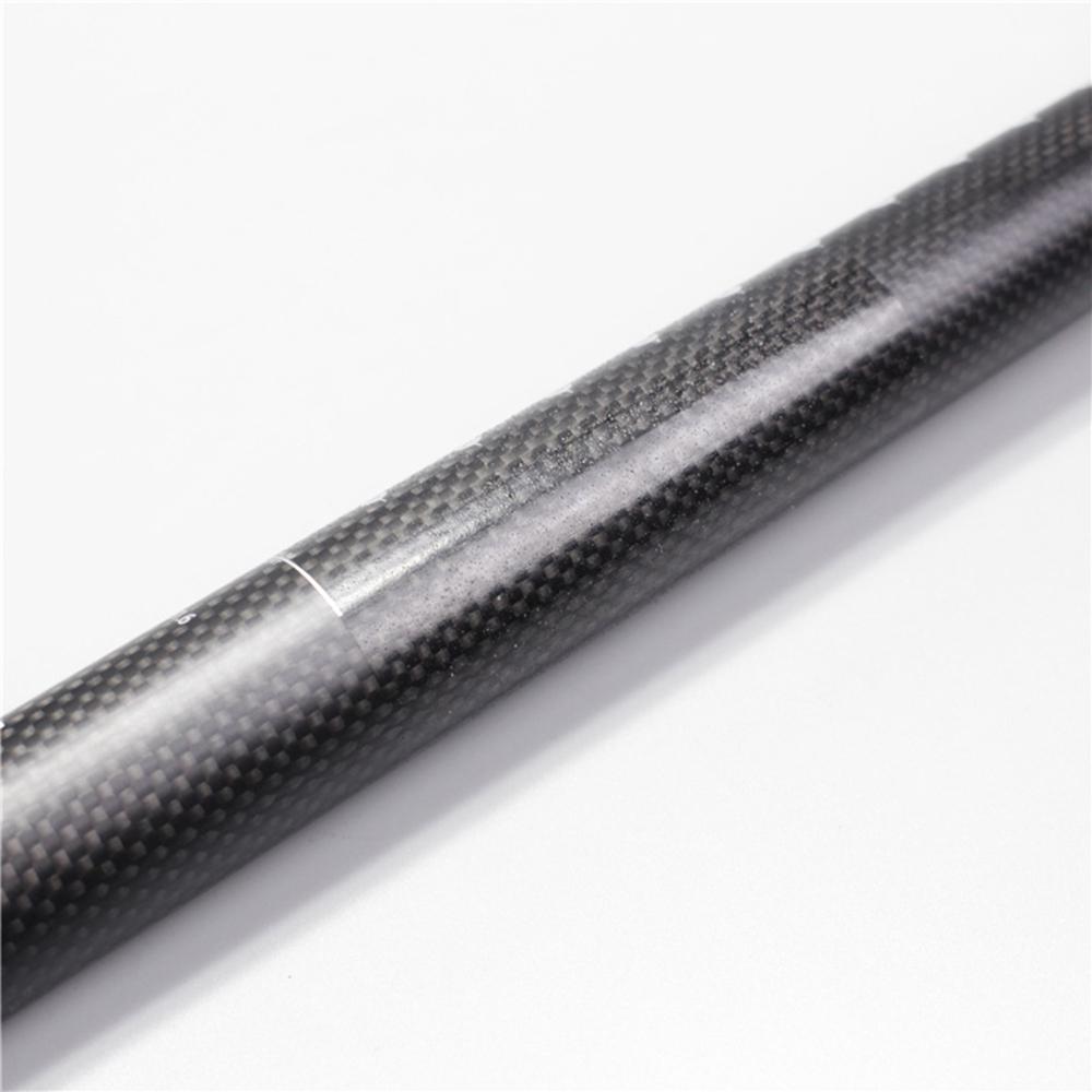 Vật liệu sợi carbon 3K với lớp hoàn thiện mờ, nhẹ và chống gỉ. Dễ dàng cài đặt và gỡ bỏ. Thích hợp cho xe đạp đường trường và leo núi.