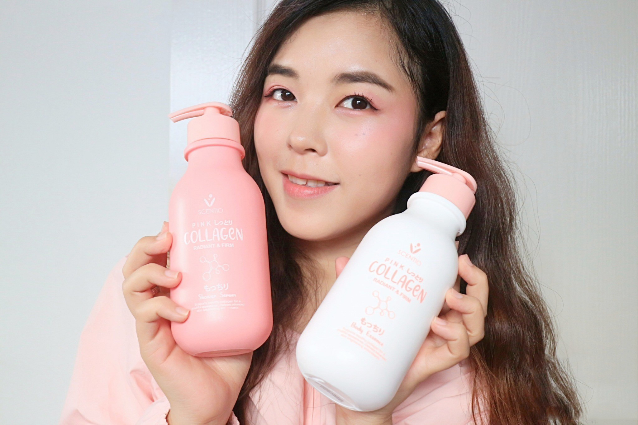 Combo Tinh chất và Sữa tắm dưỡng trắng và sáng mịn da Scentio Pink Collagen 350ml/chai