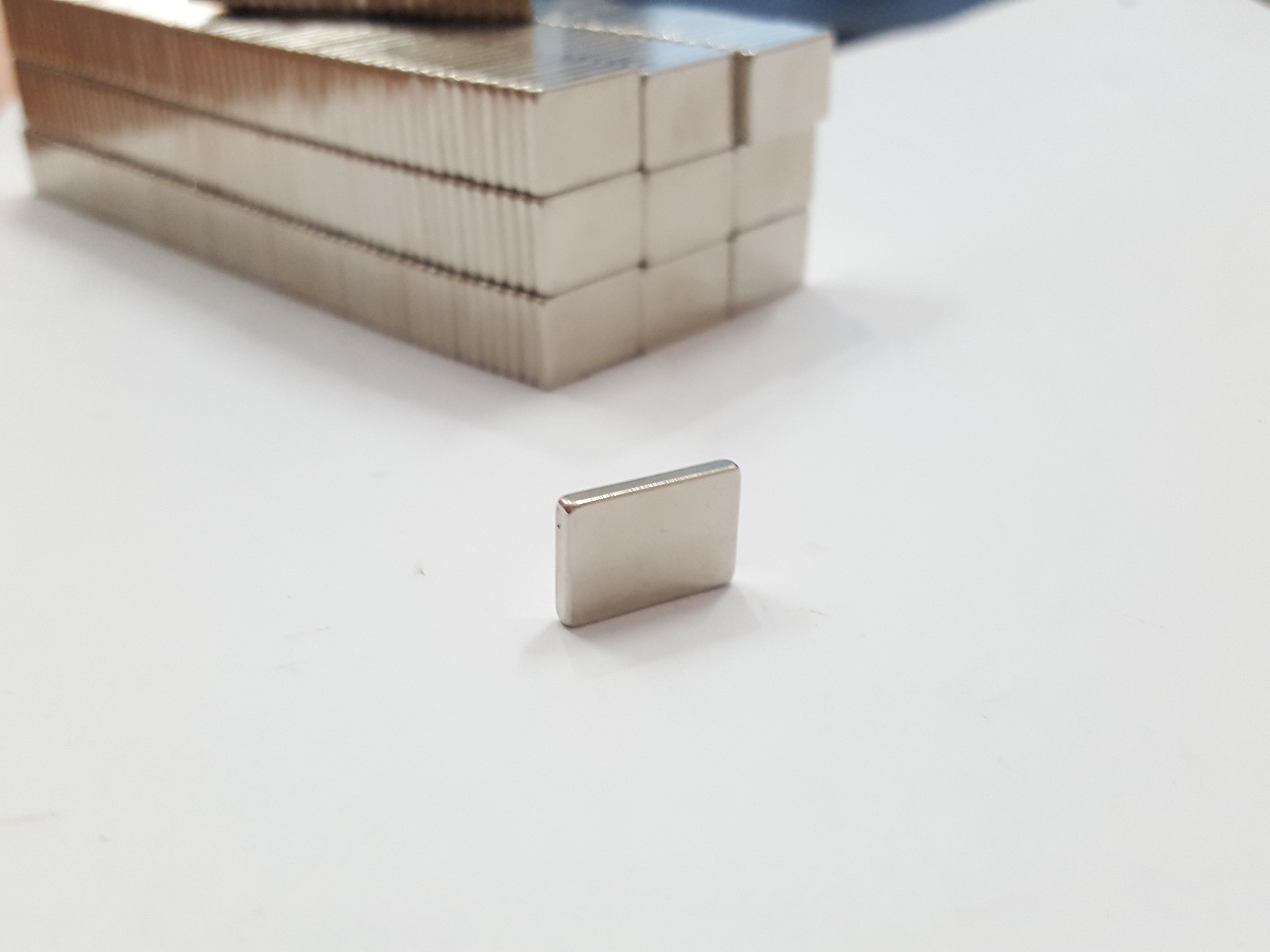 Nam châm hình chữ nhật 15x10x2mm