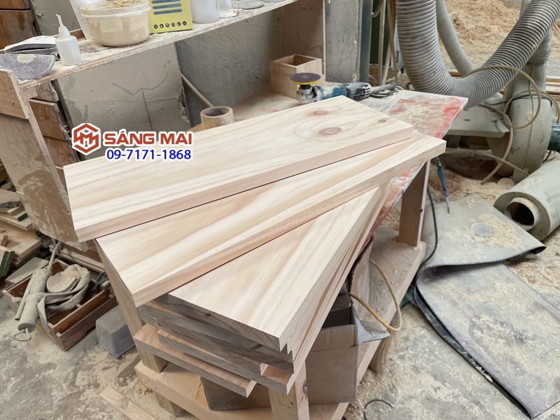 - Gỗ thông tấm mặt rộng 20cm x dày 2cm x dài 40cm + láng nhẵn mịn 4 mặt