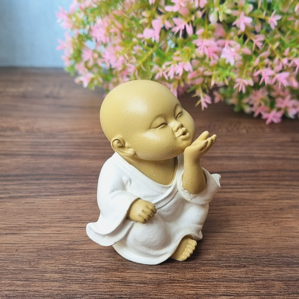 Bộ 02 chú tiểu Hồn Nhiên - Yêu Đời màu áo trắng giản dị - tặng kèm 10 xu vàng mini