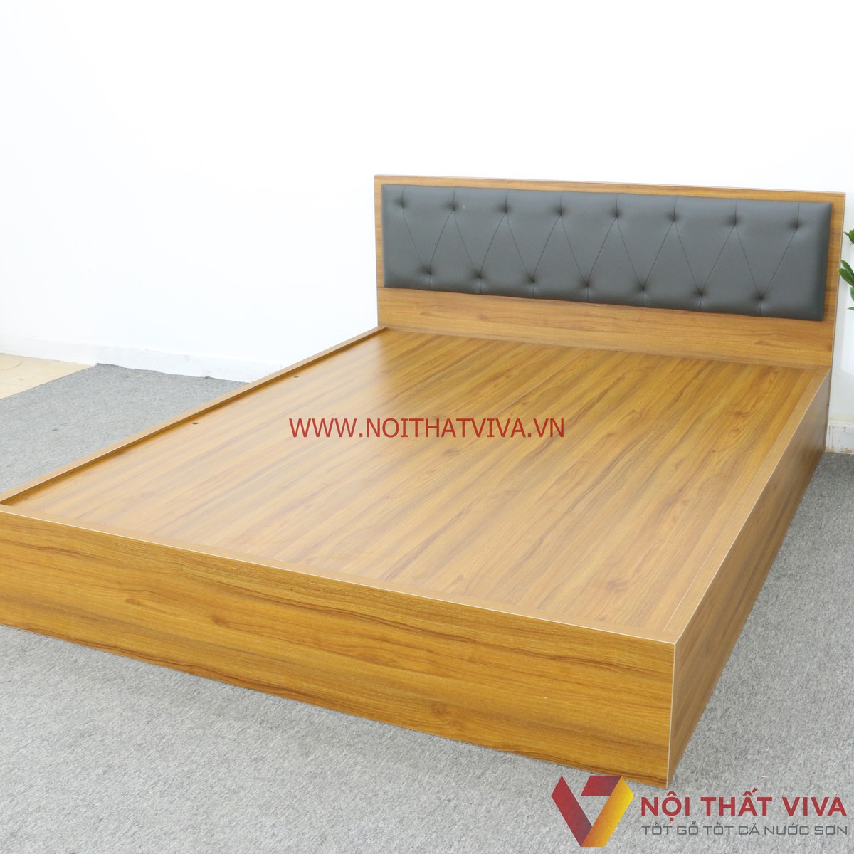 Giường Ngủ Gỗ MDF Melamine Màu Vàng Vân Gỗ Có Đầu Nệm Đen Đẹp Hiện Đại