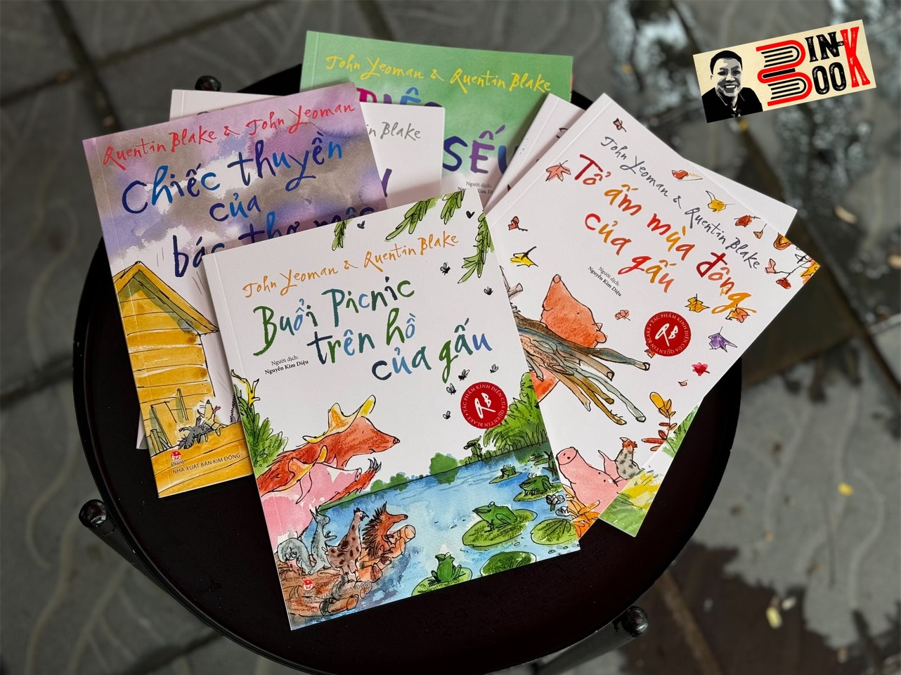 Combo 7 TÁC PHẨM KINH ĐIỂN CỦA QUENTIN BLAKE - Tổ ấm mùa đông của gấu, Cừu và dê, Chuyện chuột cứu mèo, Buổi picnic trên hồ của gấu, Diệc và sếu, Ngựa Con Thích Diễn, Chiếc thuyền của bác thợ mộc - Jonh Yeoman, Quentin Blake - NXB Kim Đồng