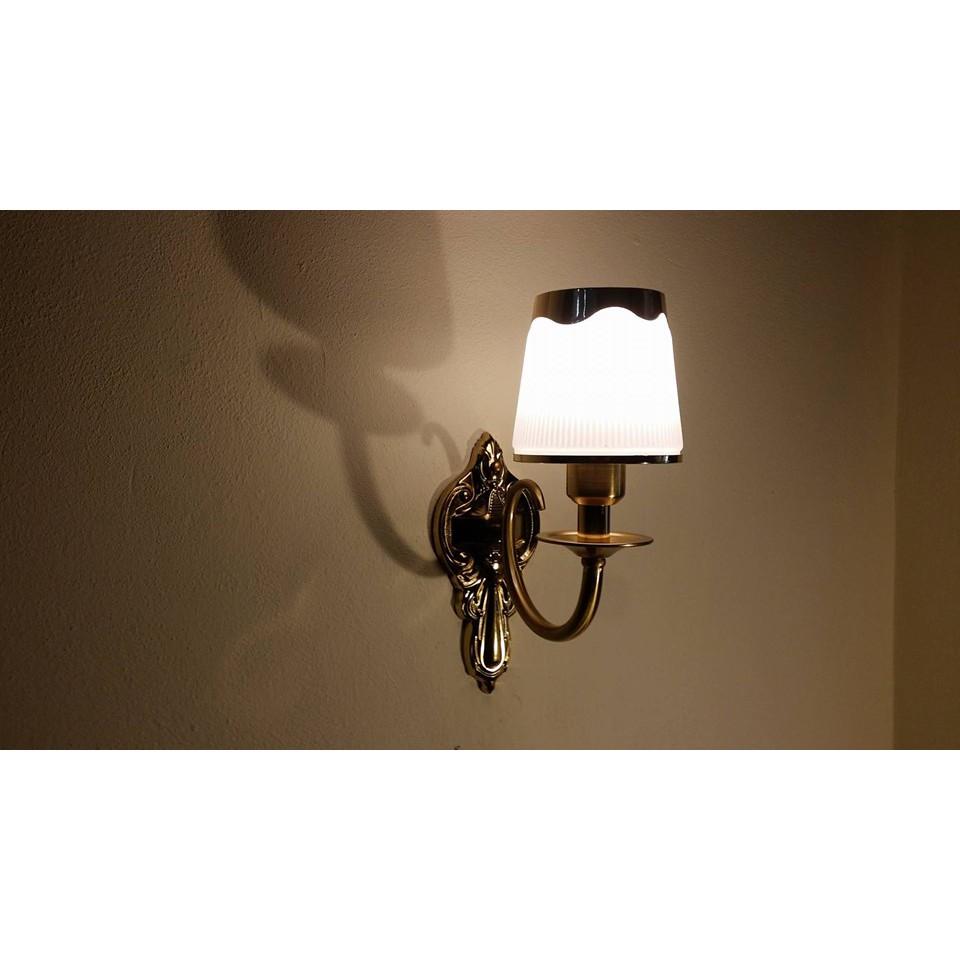 Đèn trang trí vách tường đẹp giá tốt có bóng led