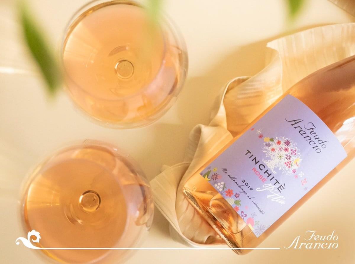 Rượu vang Ý Tinchite ROSE 2021 - vang hồng được làm từ nho Nero d'Avola, vùng Sicily, Ý - hương thơm trái cây