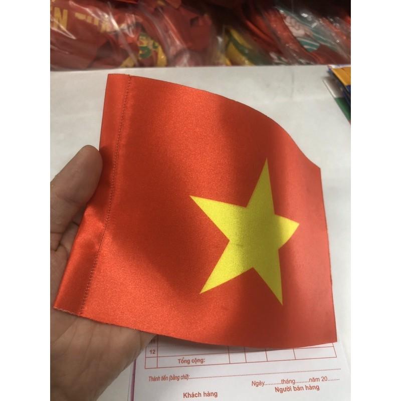 Lá cờ để bàn việt nam