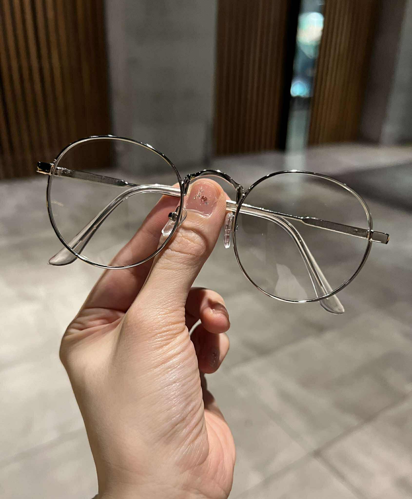 Kính mắt tròn nhỏ gọng kim loại bạc