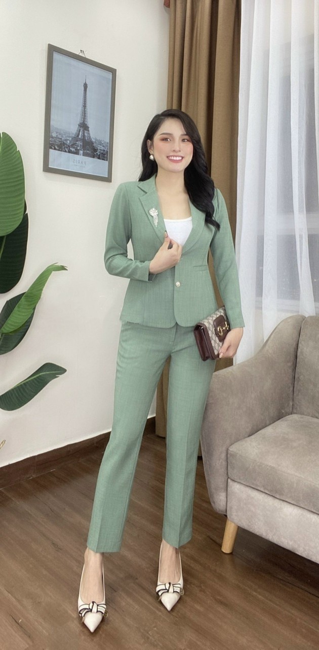 Bộ Vest Công Sở Nữ Màu Xanh Lý