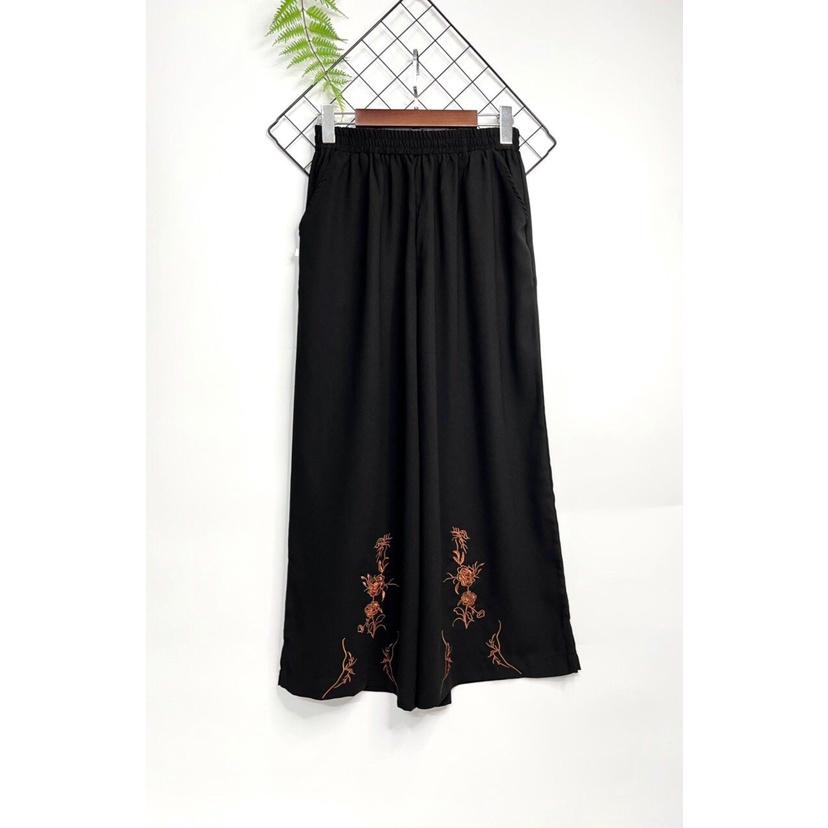 Quần Trung Niên Dáng Suông Cho Mẹ,  Mẫu Quần Dài Nữ Thêu Hoa Trung Niên Ống Rộng Thoải Mái