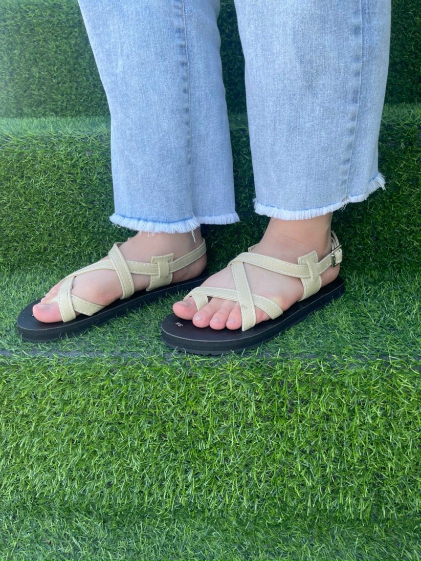 Dép sandal Nữ quai da mềm Đế bệt Cao Su ôm chân LYNA Sandal mã SD38