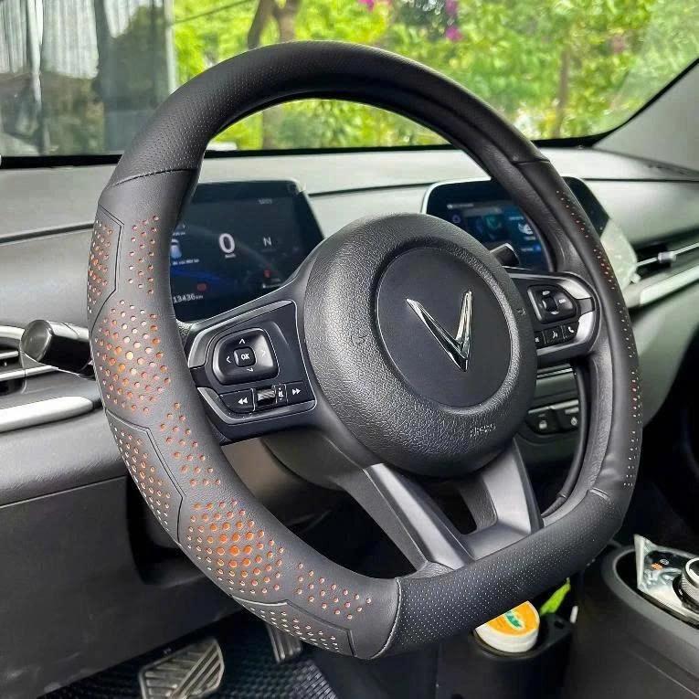 Bọc Vô Lăng Dcut da Nappa,phù hợp cho xe VF3, VF5, VF6, VF8, VF9, VFe34, Limo green size 36cm