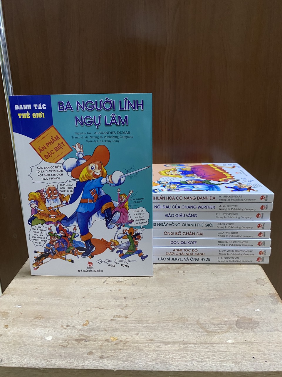 Combo 09 cuốn danh tác thế giới:Ba người lĩnh ngự lâm, Thuần hóa cô nàng đanh đá, Nỗi đau của chàng Werther, Đảo giấu vàng 80 ngày vòng quanh thế giới, Ông bố chân dài, Don Quixote, Anne tóc đỏ dưới chái nhà xanh, Bác sĩ Jekyll và ông Hyde