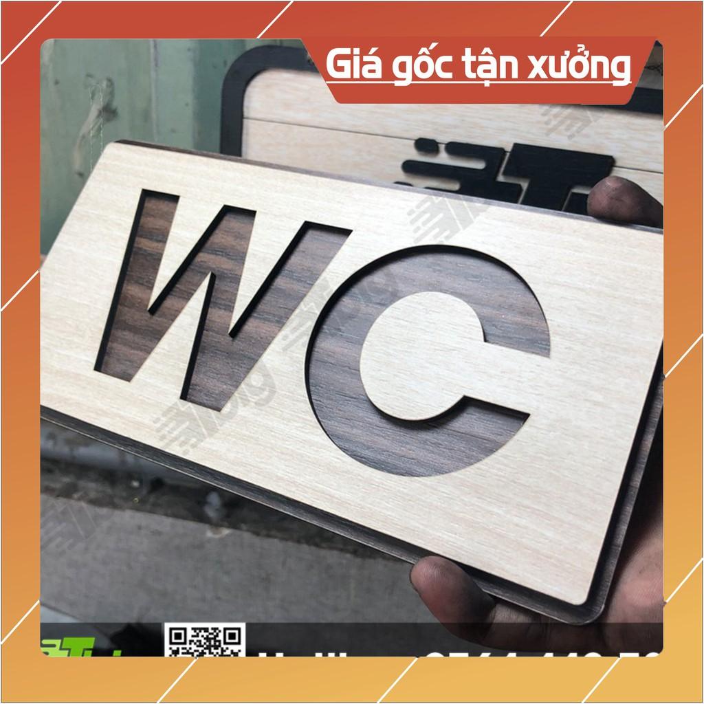 Bảng chỉ hướng WC bằng gỗ