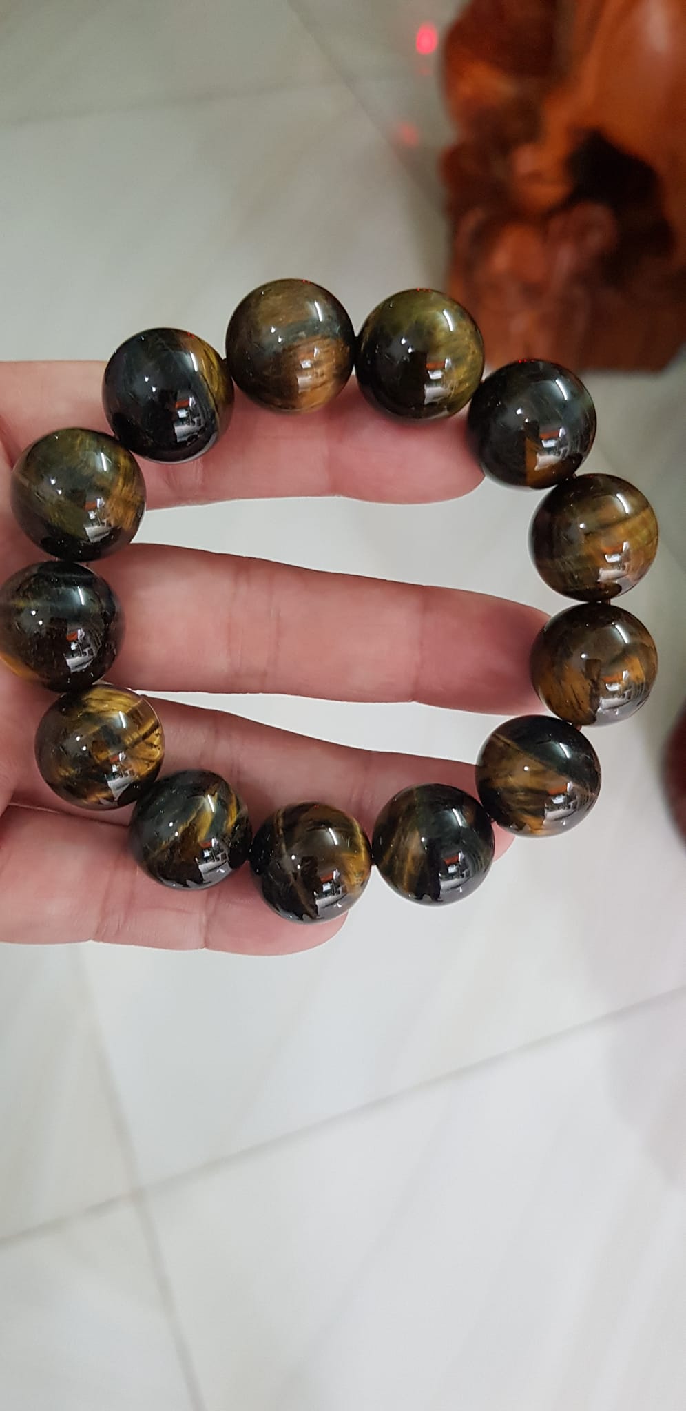 Vòng đeo Tay Nam ĐÁ MẮT HỔ Vàng Xanh tự nhiên size hạt 16mm 13 Viên Nam Mệnh THUỶ Mệnh Mộc đeo Vòng hợp phong thủy làm ăn, kinh doanh tốt đẹp phát đạt tốt sức khỏe ạ