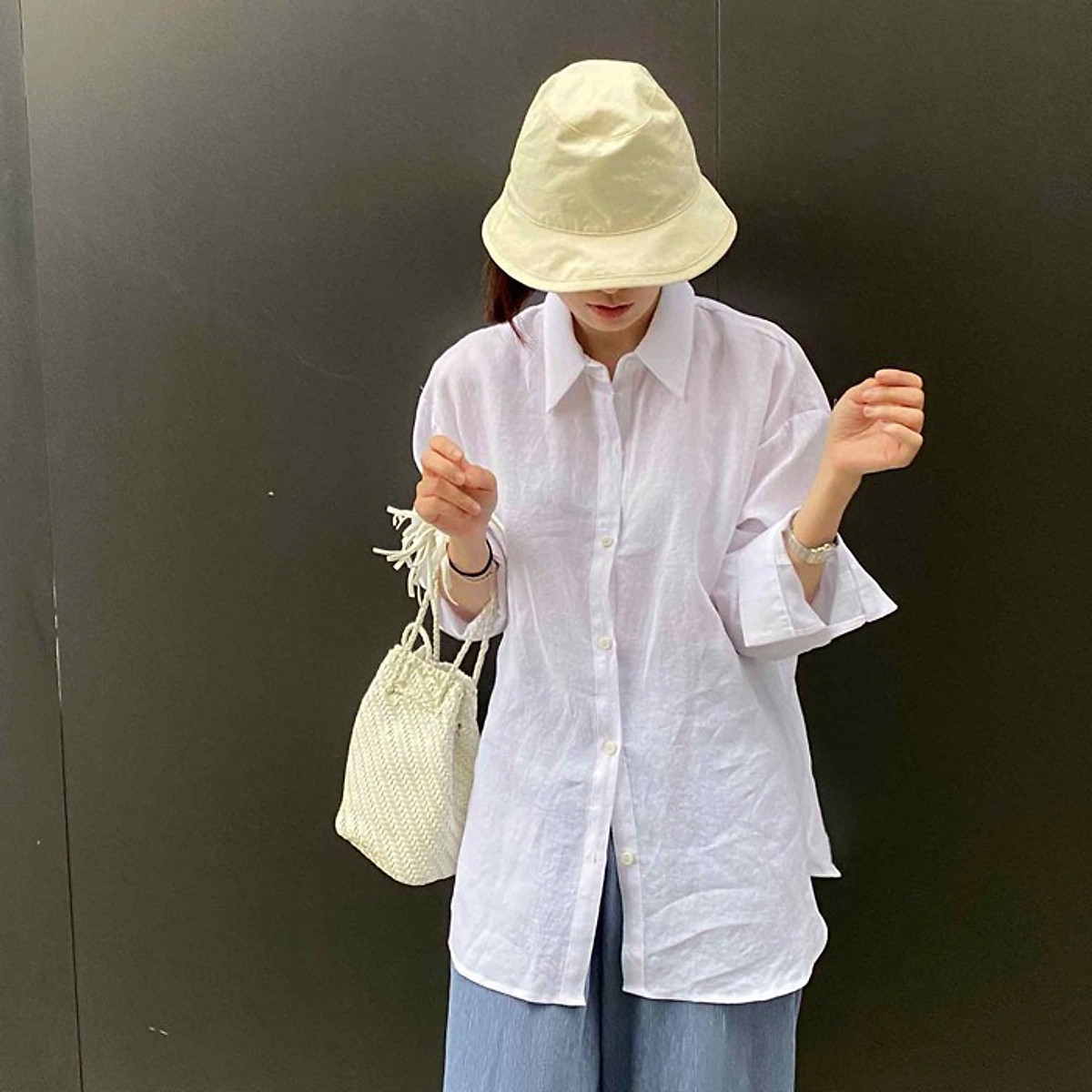 Áo sơ mi nữ form rộng rớt vai, vải Linen tưng Premium, thiết kế dài tay đuôi tôm tròn trẻ trung xinh xắn - Trắng tinh