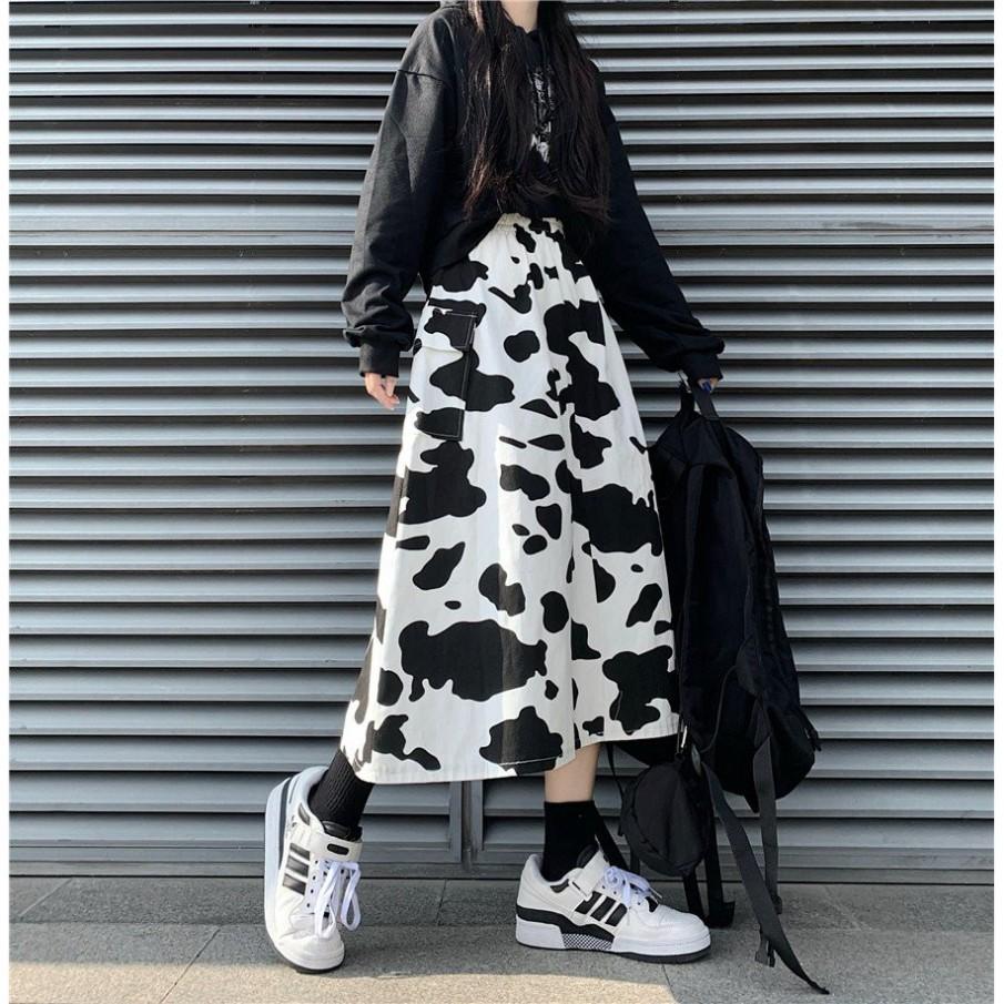 Chân váy nữ dáng dài lưng cao túi hộp hai bên loang bò sữa màu trắng TopOnestore