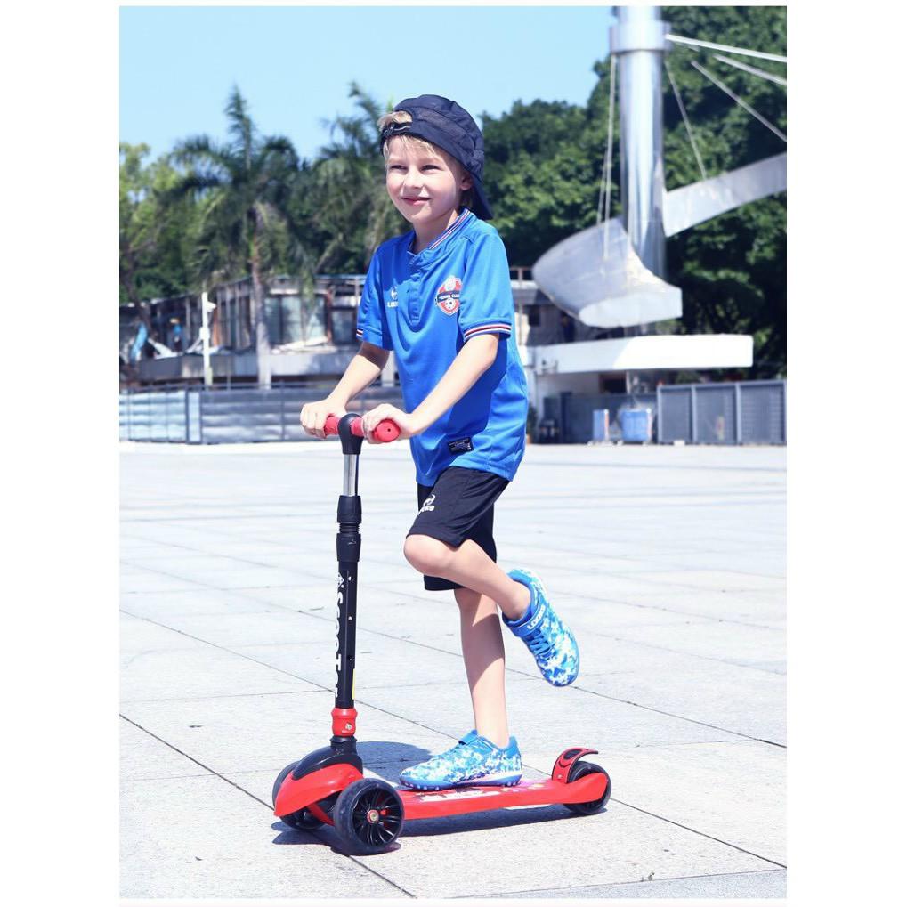 XE TRƯỢT SCOOTER MÀU ĐỎ CHO BÉ VẬN ĐỘNG