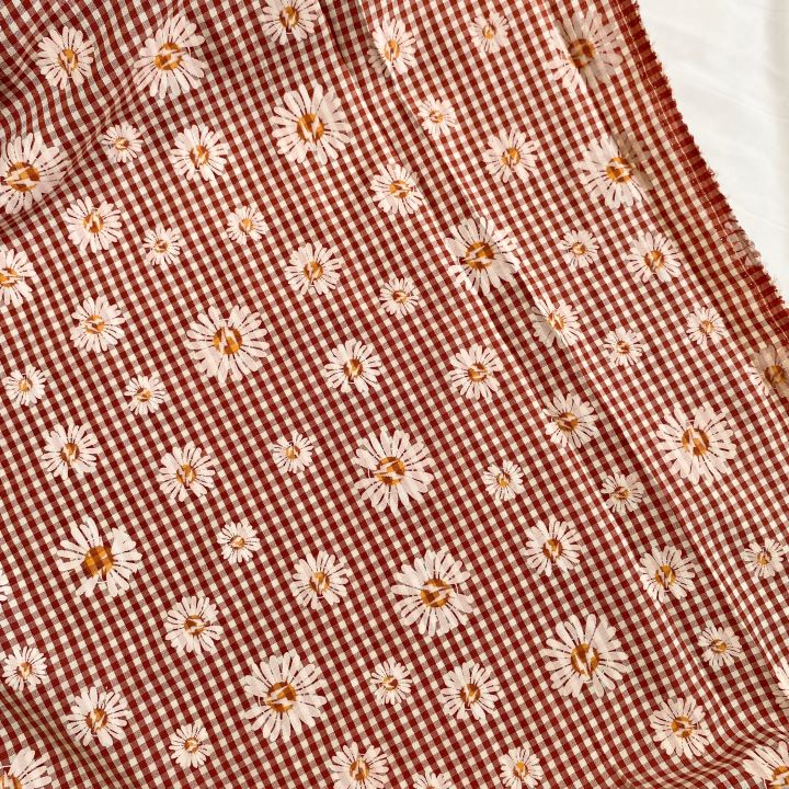 Vải Thô Cotton Pha Đỏ Hoa Cúc Sơn Khổ 1m46 - Không Co Giãn - May Đầm, Áo Kiểu, Đồ Bộ, Đồ Trẻ Em
