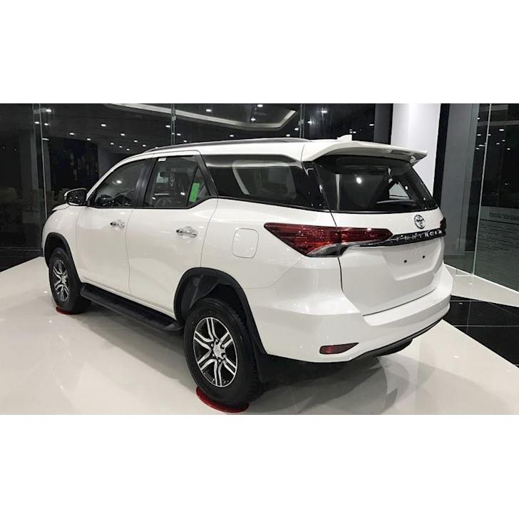 Logo chụp mâm, ốp lazang bánh xe ô tô Toyota Fortuner 2017-2020