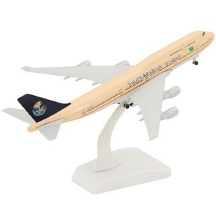 Mô hình máy bay tĩnh B747 Saudi Arabian Air 20cm có bánh xe