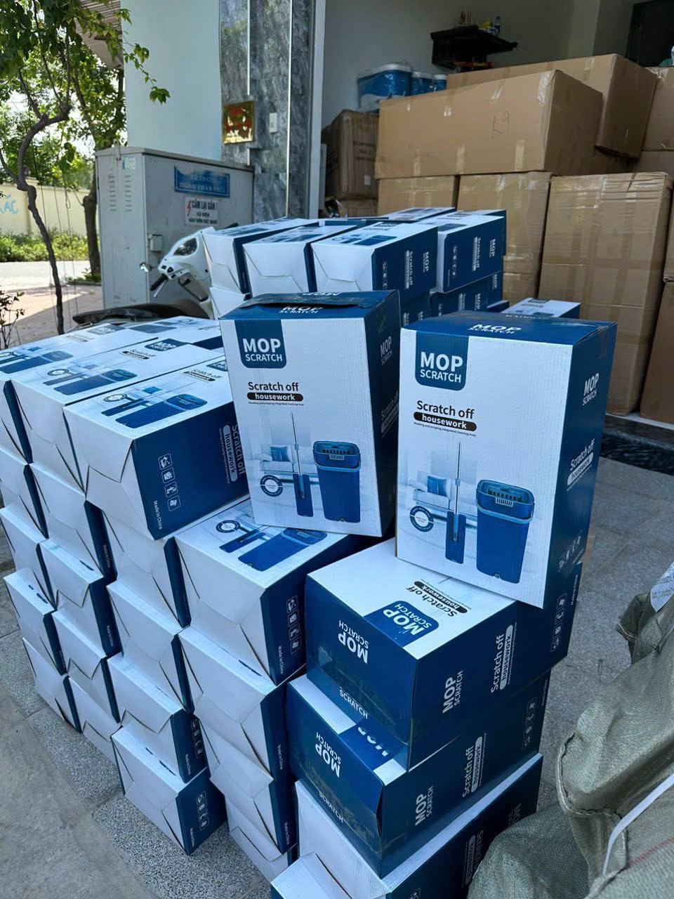 Cây Lau Nhà Tự Vắt, Chổi Lau Nhà Thế Hệ Mới Xoay 360 Độ Có 8 Bông Lau Đi Kèm - Hàng Nhập Khẩu