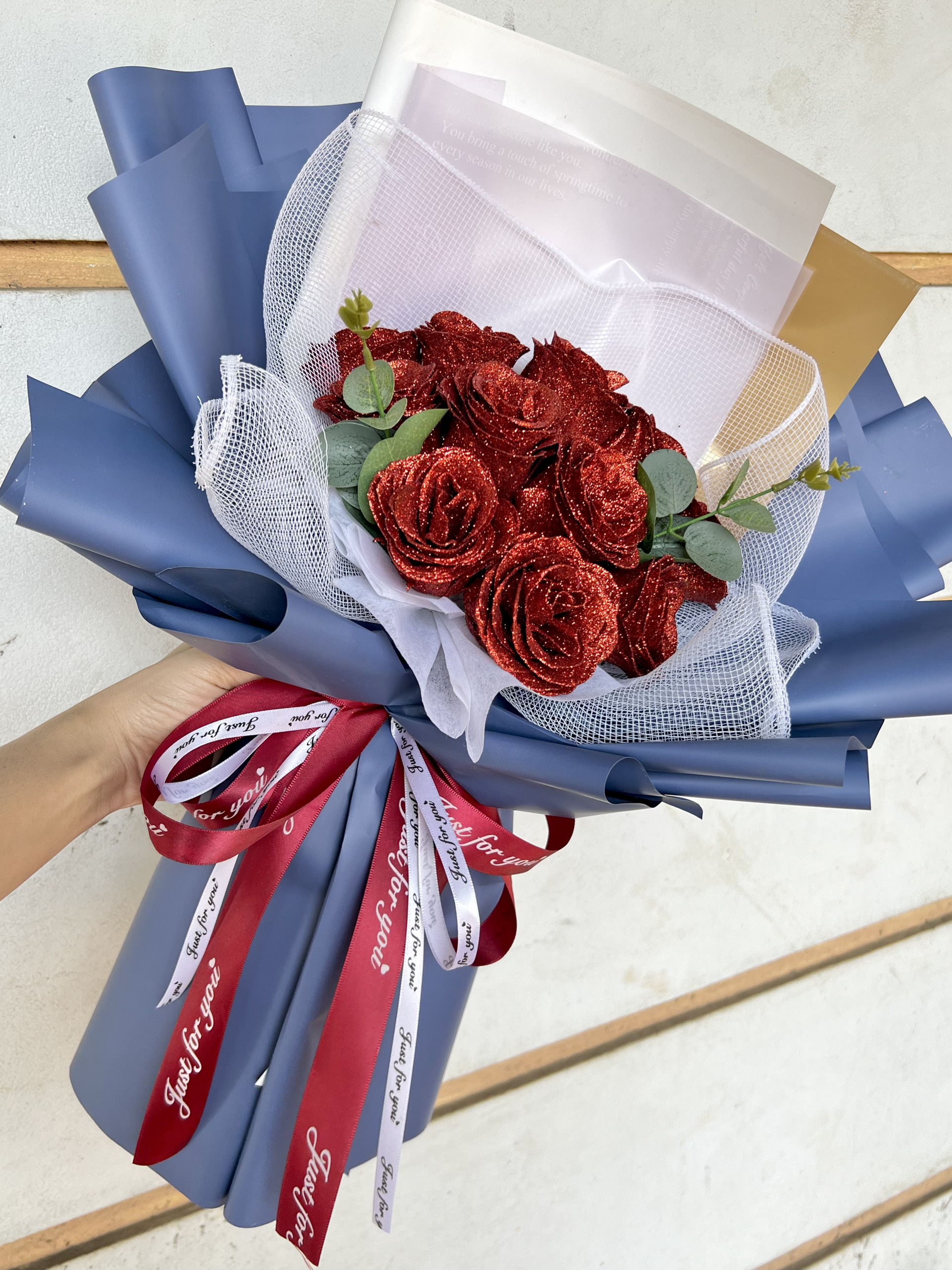 Bó Hoa Hồng Nhũ Kim Tuyến Lấp Lánh Quà Tặng Người Thương Dịp Valentine, 8/3, 20/10 (Kèm Thiệp, Túi Xách, Giấy Gói Màu Ngẫu Nhiên)