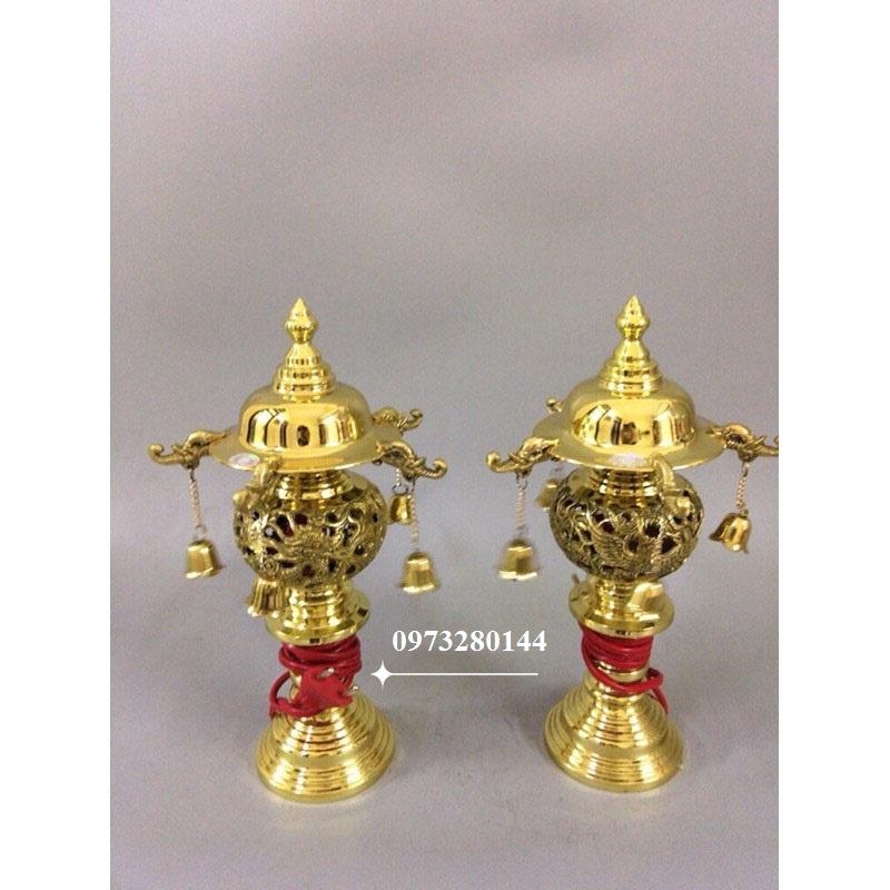 Đôi đèn thờ bằng đồng họa tiết rồng phượng có chuông cao 30cm