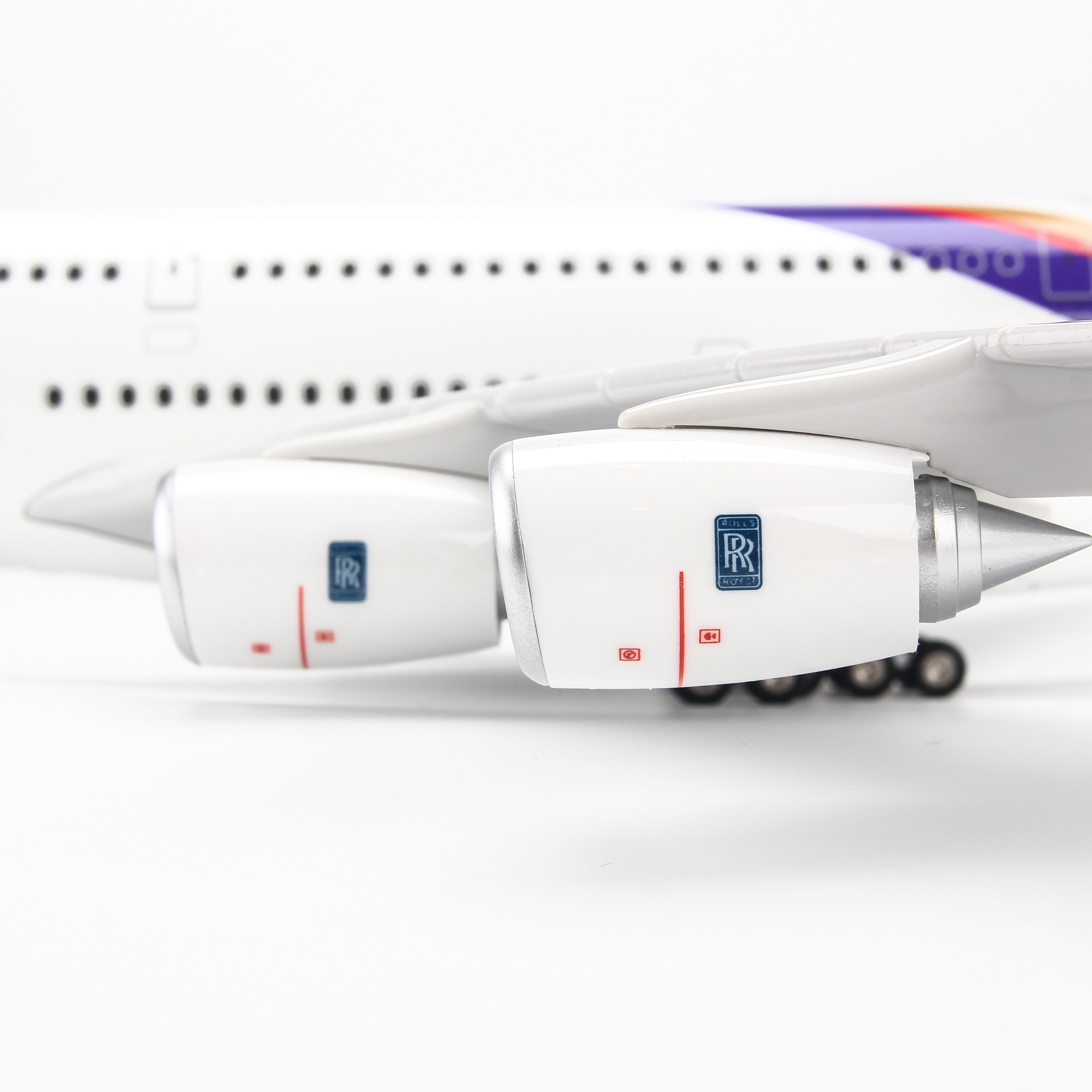 Mô hình máy bay Thai Airways A380 lắp ráp có đèn 47cm MBMH46