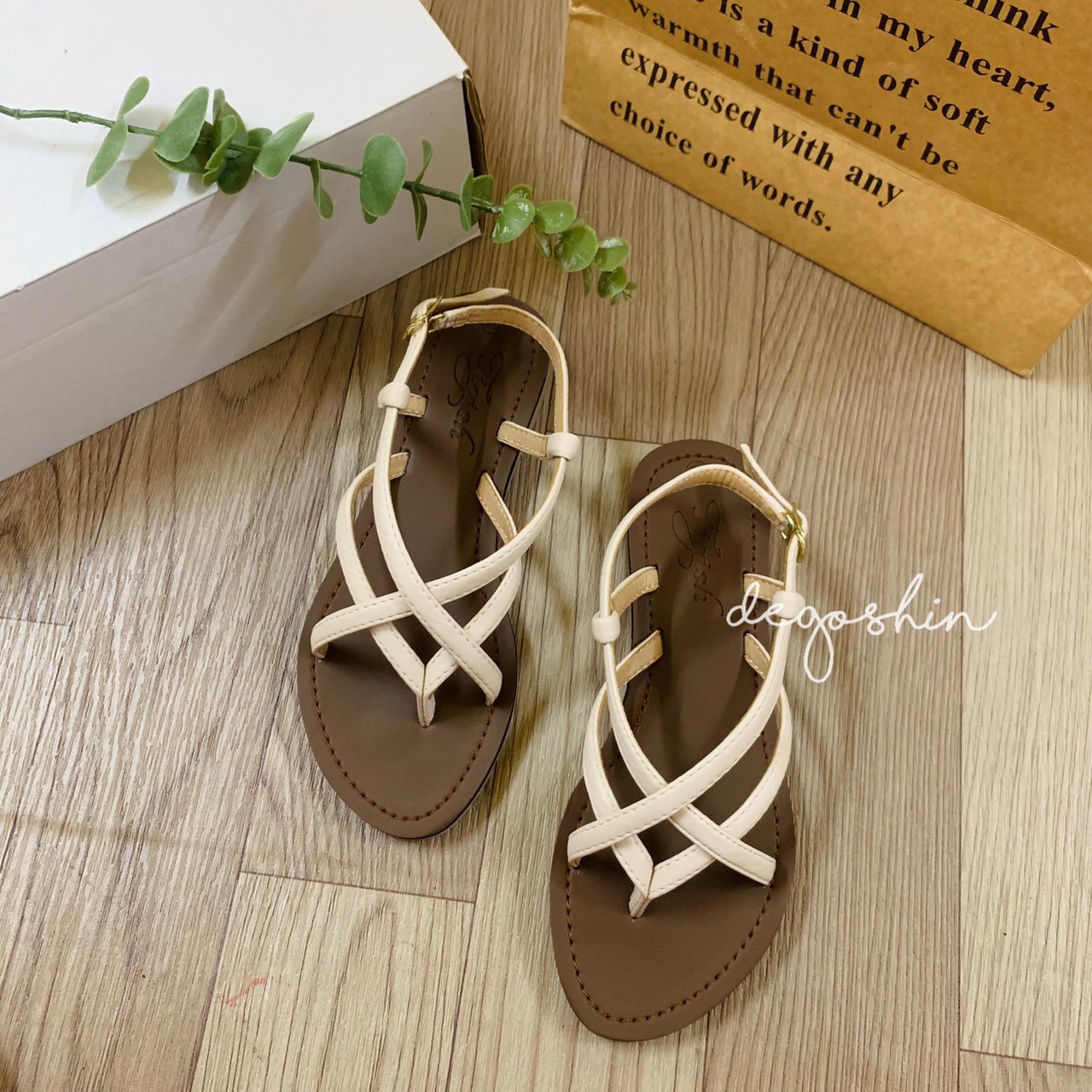 GIÀY SANDAL XẸP DÂY CHÉO THỜI TRANG S0105