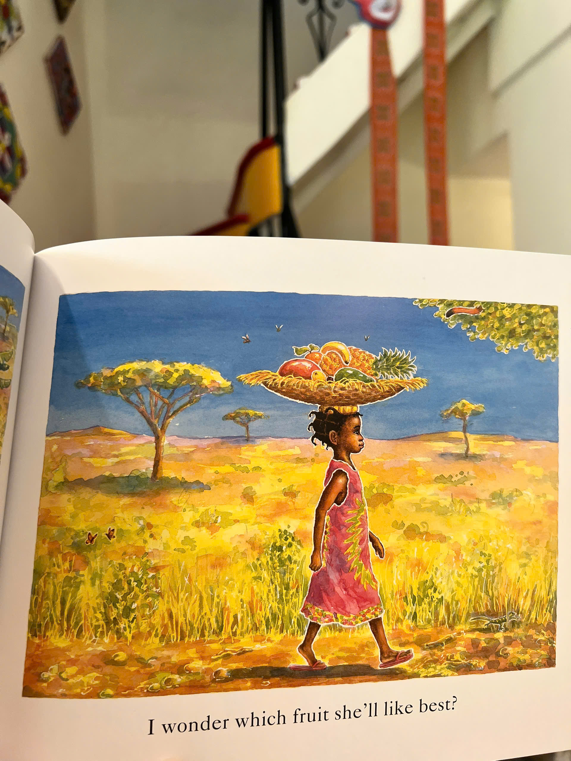 Sách - Handa's Surprise by Browne Eileen | Childrens Picture Book / Ngoại văn Thiếu nhi Nhập khẩu UK