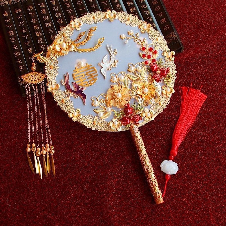 QUẠT HỈ - QUẠT CƯỚI CẦM TAY CÔ DÂU KIM NGỌC MÃN ĐƯỜNG CỔ TRANG KÈM GIÁ ĐỠ VÀ HỘP QUÀ