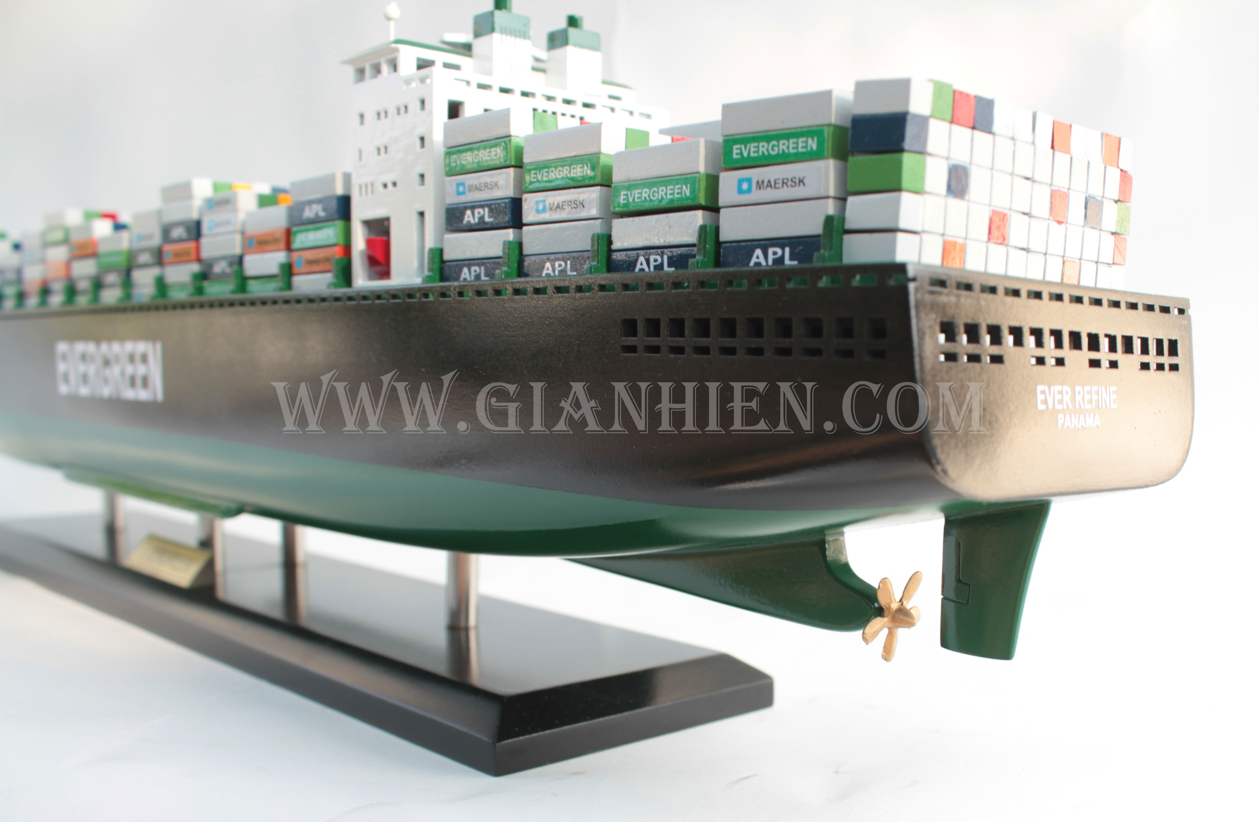 Mô hình tàu chở hàng EVERGREEN
